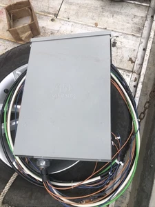 SISTEMA DE INTERRUPTOR DE TRANSFERENCIA MANUAL DE 6 CIRCUITOS MILBANK MMTS501SYSL 50A CON CAJA DE ENTRADA - Imagen 1 de 15