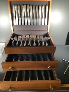 MCM Vintage WM Rogers Mfg Co Lady Ann 105pc Set W/ Wood Case EUC - Picture 1 of 19