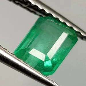 0.92 CT - Natural Zambian Emerald Octagon unique Luster Gem - 7559 - Picture 1 of 3