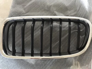 F30 Left And Right Black/Chrome Kidney Grills - Picture 1 of 6