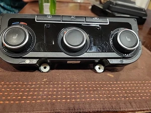 2011 VW Volkswagen Tiguan Climate Controls K0125HB009751-51 H17 - Picture 1 of 8