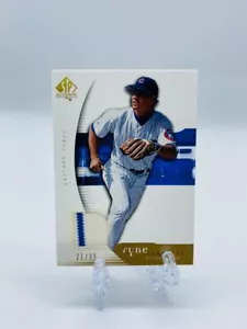 2005 Upper Deck SP Collection Authentic Gold Materials /99 Ryne Sandberg #86 HOF - Picture 1 of 2