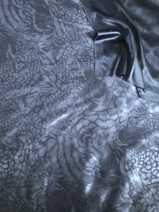 Tessuto Elasticizzato Mimetico Leopardato 14,5' Nero Argento Metallizzato Larghezza 48", 4,8 Yds - Foto 1 di 6