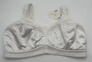 NWT Jodee 42DDD/F Style 3201 White Lace Bra Full Figure Wireless - Picture 1 of 5