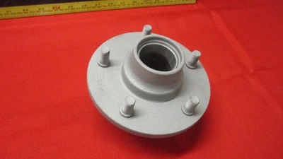 1963 1964 OLDSMOBILE FRONT WHEEL HUB 88 98 - Image 1 of 3