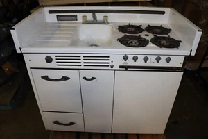1950’s Vintage Dwyer Kitchenette, G48, Gas w/ Sink Fridge 4 Burners Oven Warmer - Picture 1 of 19