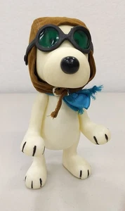 De colección 7" Snoopy FLYING ACE Rojo Barón Cacahuetes 1966 Sombrero Bufanda Gafas Cola - Imagen 1 de 17
