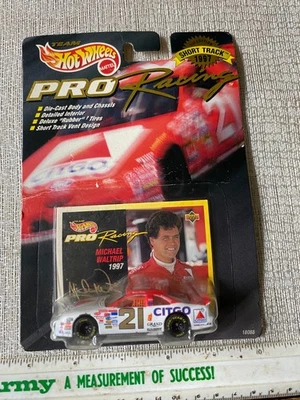 Ford T-Bird 1996 Hot Wheels Pro Racing #21 Michael Waltrip 1997 - primera edición Foto 1 de 4