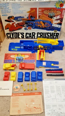 VINTAGE 1979 REMCO CLYDE'S CAR CRUSHER PLAYSET DEMOLISH CAR TRUCK SET - Image 1 of 4