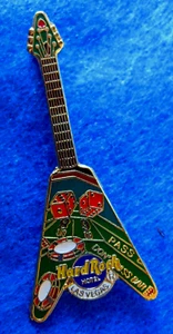 LAS VEGAS HOTEL Hard Rock Cafe GREEN FLYING V GUITAR RED CRAPS TABLE DICE PIN - Imagen 1 de 1