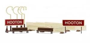 Dapol C013 Platform Fittings / Fences & Lamps Kit OO Gauge - Picture 1 of 1