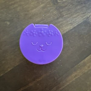 Caja de entrega de regalo de repuesto púrpura oscuro Gabbys Purrfect casa de muñecas juego pieza - Imagen 1 de 4