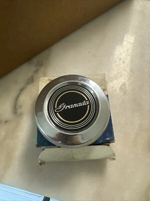 Tampa de combustível vintage Ford D5DZ-9030-A Granada para Ford Granada 1975-1980 - Imagem 1 de 3