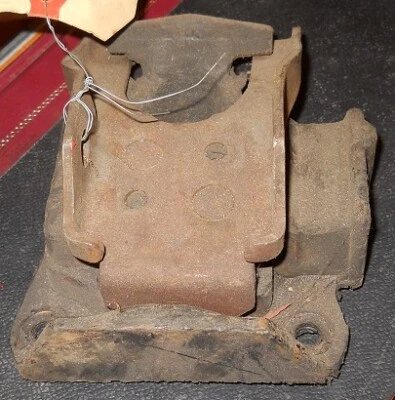 NOS 1967-70 Chevrolet Caprice 396 454 1968-70 Chevelle 350 396 Motor Mount - Image 1 of 3