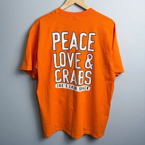 Joe's Crab Shack Peace Love Crabs Logo T-Shirt Gr. XL - Bild 1 von 3