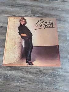 Olivia Newton John Totally Hot Vinyl Lp MCA-3067 - Picture 1 of 8