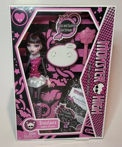 Monster High Draculaura Fashion Doll  2009 NIB NRFB - Picture 1 of 11