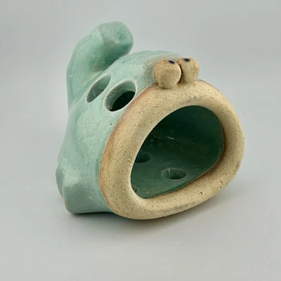 Cepillo de dientes Studio Pottery Ceramic Fish 4 agujeros pasta de dientes soporte de esponja 4" H Foto 1 de 4