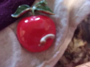 Vintage ORIGINAL BY ROBERT Enamel APPLE with WORM Brooch WHIMSICAL - Picture 1 of 5