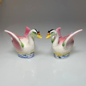 Vintage Pair Swan Bird Salt & Pepper Shakers Pink Blue Green Japan 2" - Picture 1 of 11
