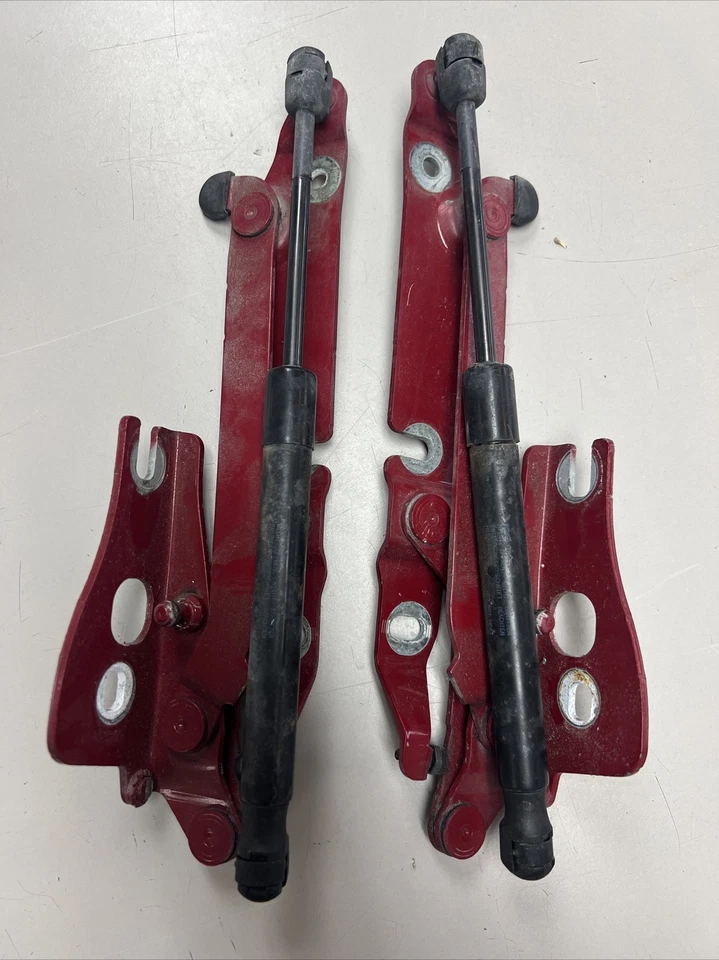 2004-2007 AUDI A4 S4 - Ambas as dobradiças conversíveis vermelhas do porta-malas - Imagem 1 de 1