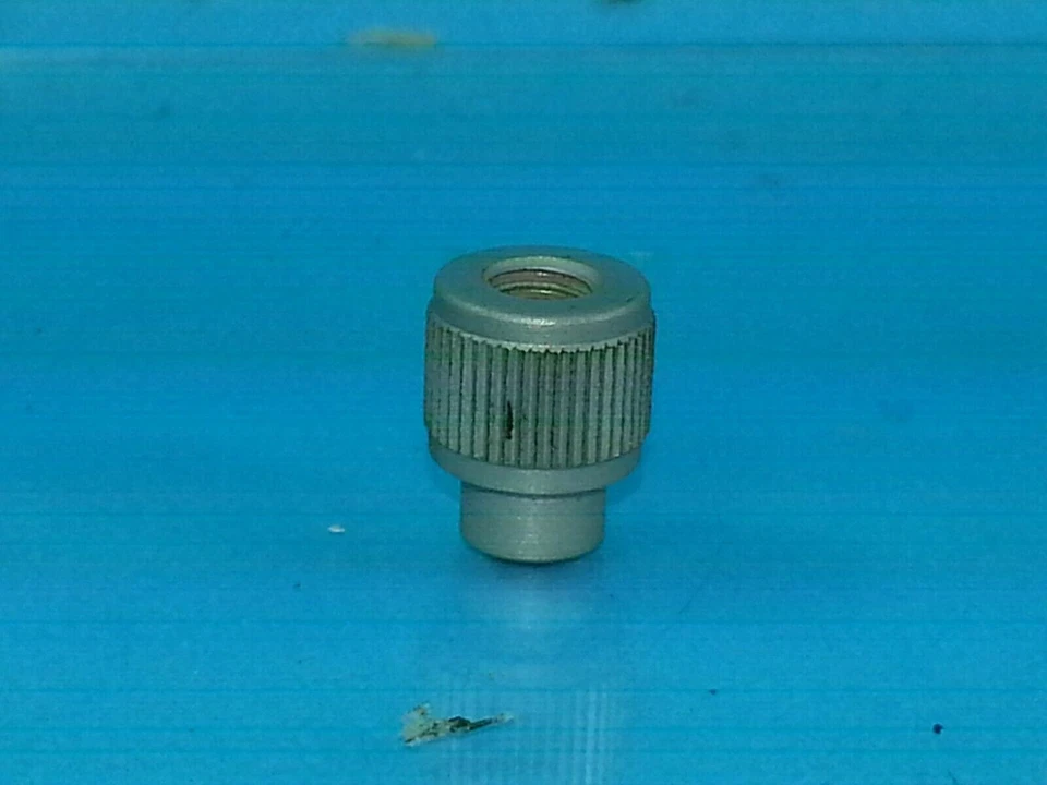 TEKTRONIX TEK 561b 564 CRT BISEL TUERCA MOLETEADA 210-0571-00 TUERCA Foto 1 de 1