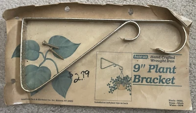 Vintage Hold-All Hand Crafted Wrought Iron 9" Plant Bracket Brass Color New - Imagem 1 de 4