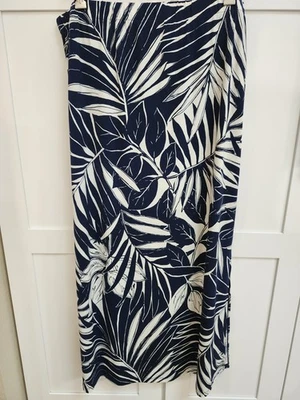 Falda para mujer Chico's talla 2 (12-14) grande blanca azul floral elástica maxi larga Foto 1 de 4