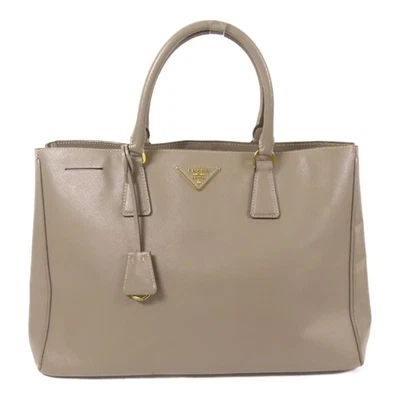 Bolso de Hombro PRADA GHW Cuero Saffiano Gris Foto 1 de 4