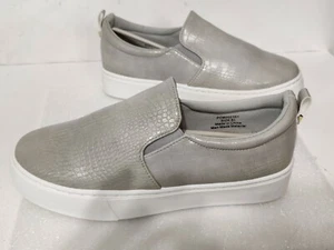 Journee Collection Womens Patrice Grey Casual Flats Size 8.5  - Picture 1 of 9