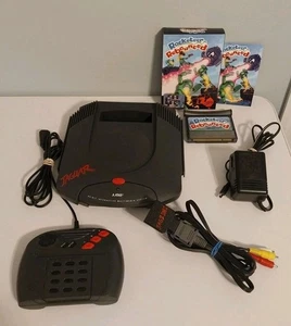 Atari Jaguar Konsole mit OEM Controller, Netzteil, AV-Kabel und 1 Spiel - Bild 1 von 18