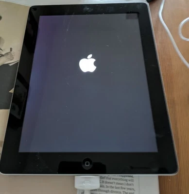 Apple iPad 2 32GB, Wi-Fi, 9.7in - Black - Image 1 of 4