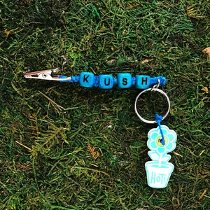 HOTI Hemp Handmade KUSH Turquoise Beaded Roach Clip It Keychain ATM Card Grabber - Picture 1 of 4