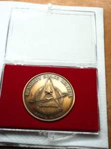 Kennedy Space Center, Columbia Commemorative Medal, Bronze in Original Case - Picture 1 of 1