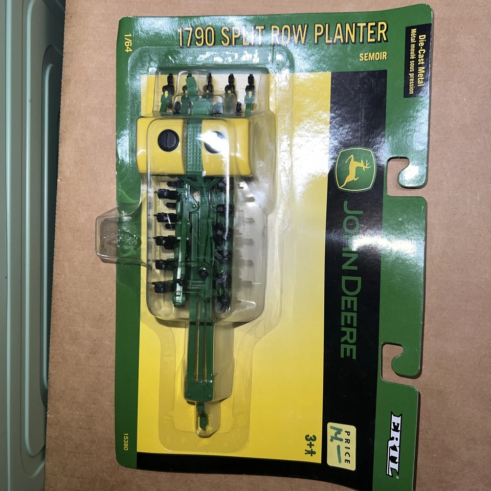 1/64th Scale John Deere 1790 Spilt Row Planter Die-cast Ertl - Image 1 of 3