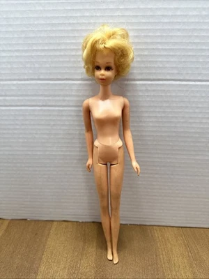 VinVintage 金色 "Hair Happening Francie" 美泰 日本 1966 — 第 1/4 张图片