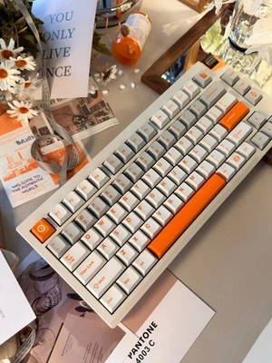 LUMINKEY75 V2 Tri-Mode Custom Mechanical Keyboard Retro Khaki Warm Orange-White - Image 1 of 4
