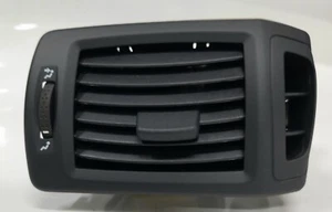 BOCCHETTA AERAZIONE DESTRA RENAULT CLIO II CLIO RS V6 7701051856 ORIGINALE NUOVO - Imagen 1 de 6