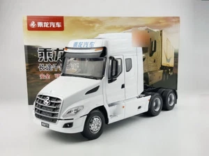 LIUQI Cltruck T7 American long head tractor trailer head heavy truck 1/24 Model - Picture 1 of 7