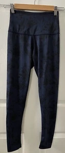 Beyond Yoga Women’s Navy Blue Pull On Athletic Lotus Flowers Print Leggings XS - Picture 1 of 17