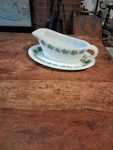 Pyrex Phoenix Opalware Gravy Boat And Saucer Ivy design - Picture 1 of 4