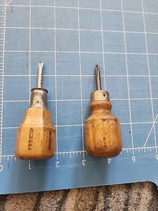 Vintage Stubby Wood Handle Phillips Screwdriver Indestro Unbranded 3 1/2" LOT 2 - Picture 1 of 6