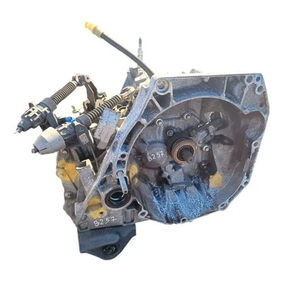 2020 RENAULT CLIO 1.0 TCE MK5 Gearbox Manual 5 Speed 304017773R - Image 1 of 4