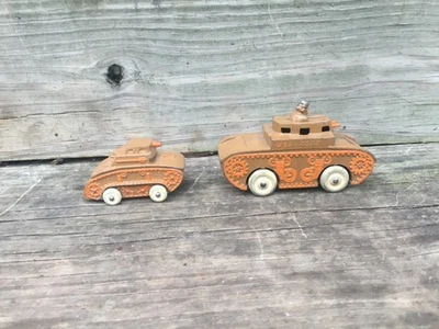 2 Barclay Manoil Tanks 4562 Military Vehicle BV67 and  BV70 - Image 1 of 4