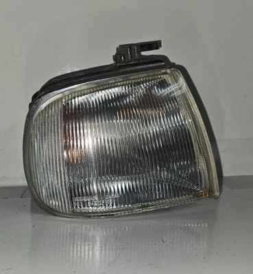 90-93 INFINITI Q45 ESQUINA LATERAL DERECHA/LUZ DE ESTACIONAMIENTO GUARDABARROS MONTADO OEM, 114-58263 Foto 1 de 4