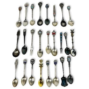 Vintage Lot of 25 European Cities Souvenir Spoons Tourist Mementos Europe - Picture 1 of 7