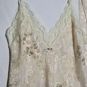 Vintage California Dynasty Satin Blumen Nachthemd Größe Medium Spitze mit Bindeband - Bild 1 von 12