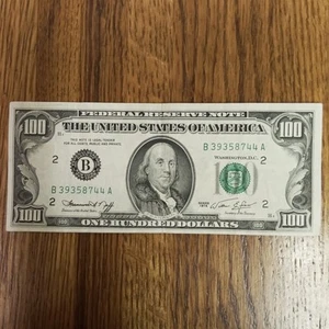 Lightly Circulated Small Head $100 bill Series 1974 Serial No. B393587444A - Picture 1 of 2
