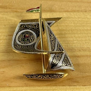 Long Pin BROOCH 1" H SPAIN Signed Vintage Spanish DAMASCENE Sailboat Gold Tone - Picture 1 of 11