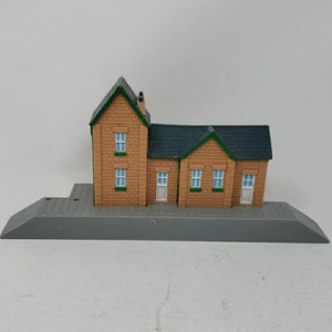 Thomas The Train Trackmaster Maithwaite Station Hit Toy 2006 B45 Gullane - Foto 1 di 12